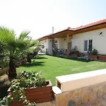 Daire Three Palms