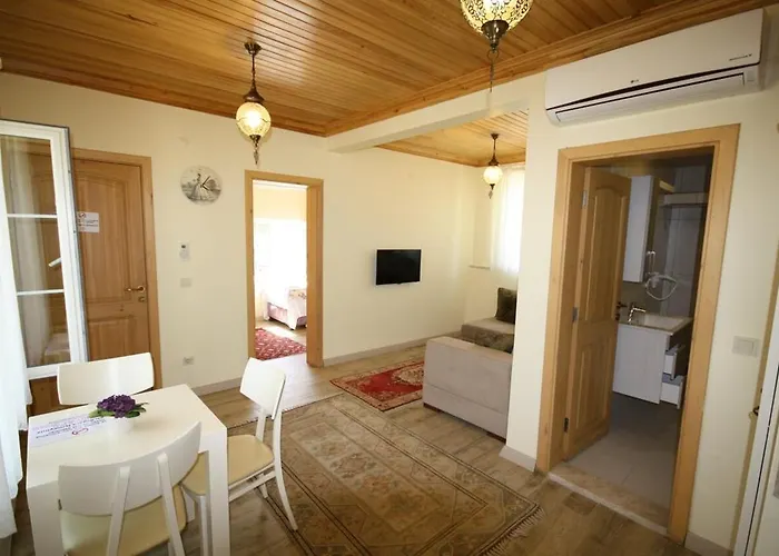 Three Palms * אקיאקה