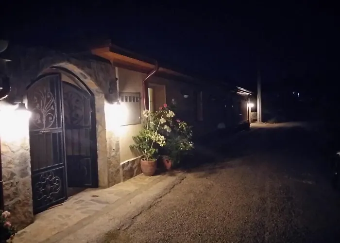 Three Palms אקיאקה